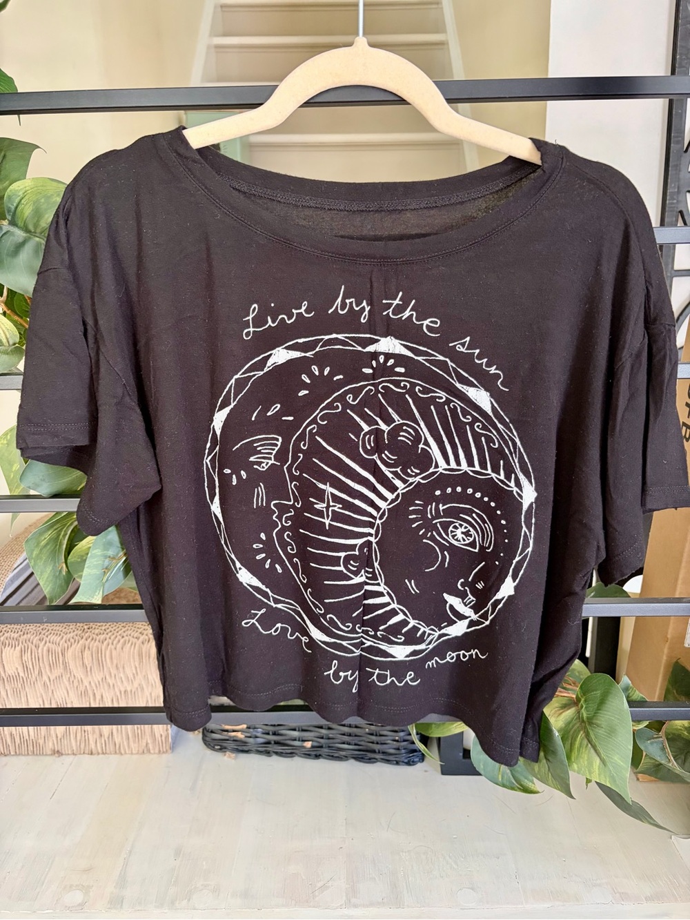 Life Clothing Co Live By The Sun Love By The Moon Graphic Crop Tee M